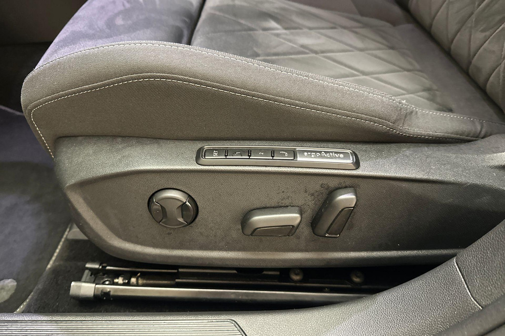 Volkswagen Golf (T963BT) met abonnement