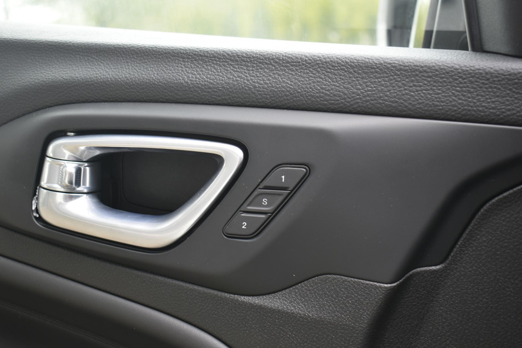 Jeep Compass (JKJ23L) met abonnement