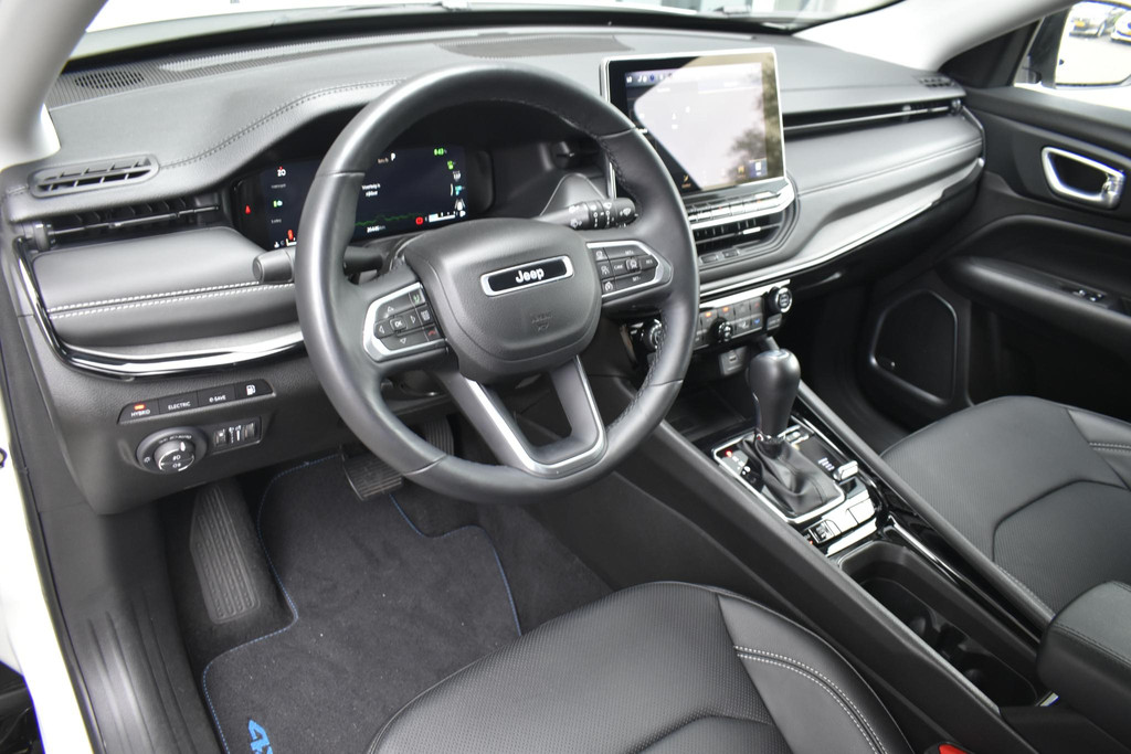 Jeep Compass (JKJ23L) met abonnement