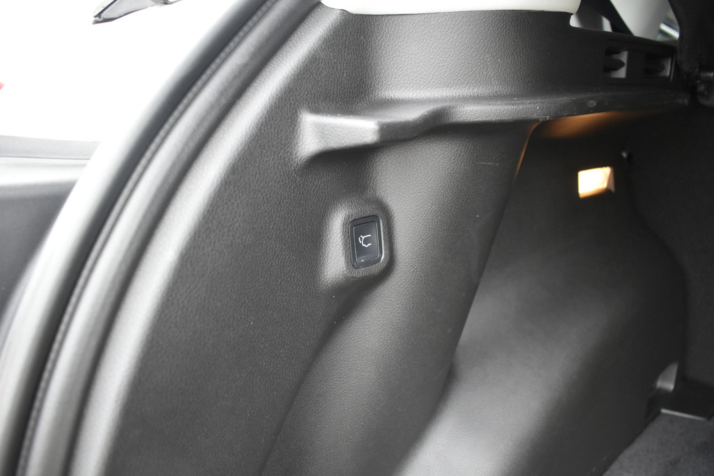 Jeep Compass (JKJ23L) met abonnement