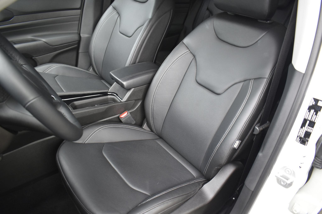 Jeep Compass (JKJ23L) met abonnement