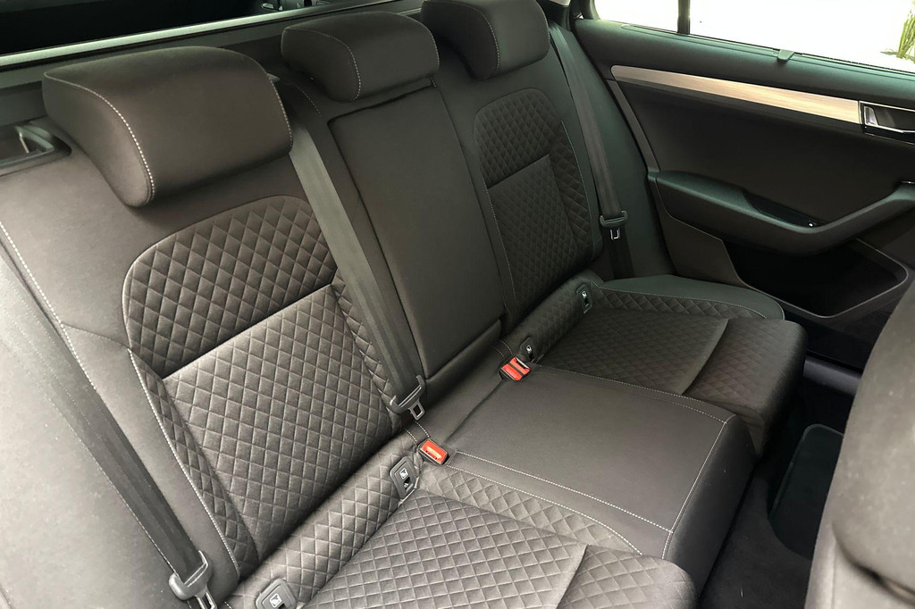 ŠKODA Superb (S632TK) met abonnement