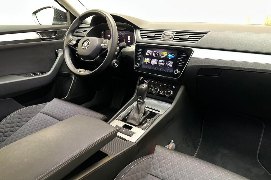 ŠKODA Superb (S632TK) met abonnement