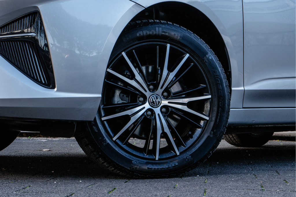 MG MG5 (GPG44X) met abonnement