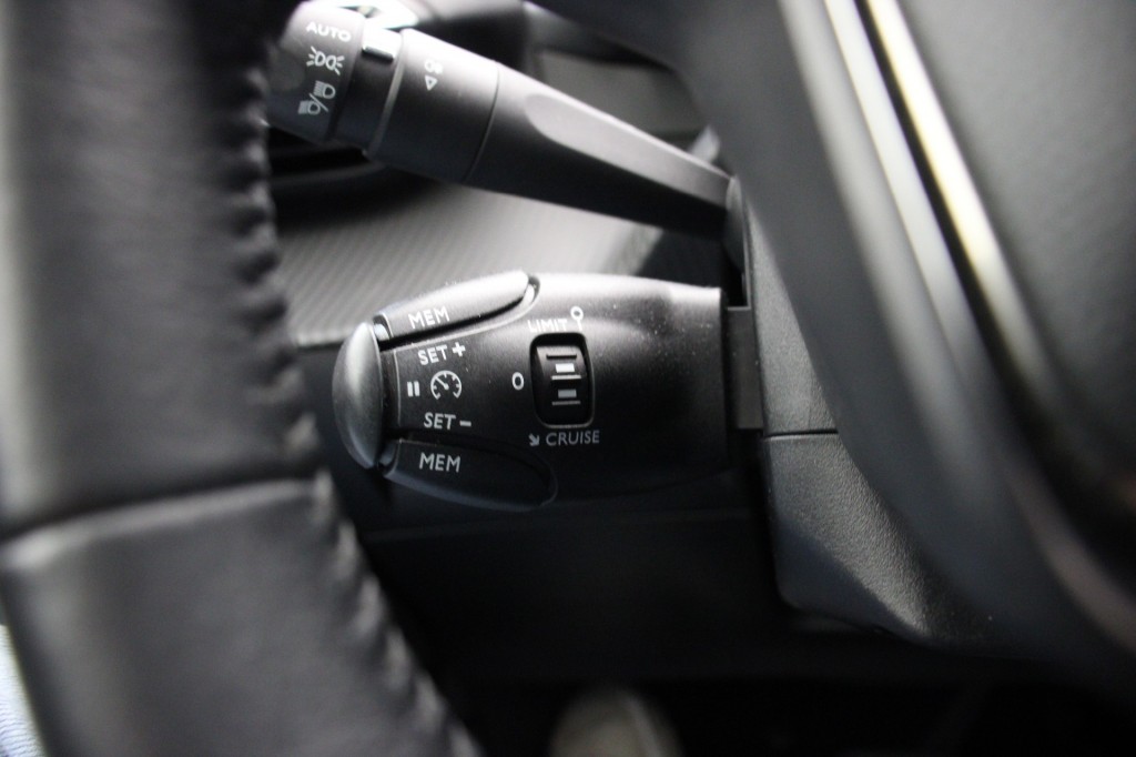 Peugeot e-208 (N557TB) met abonnement