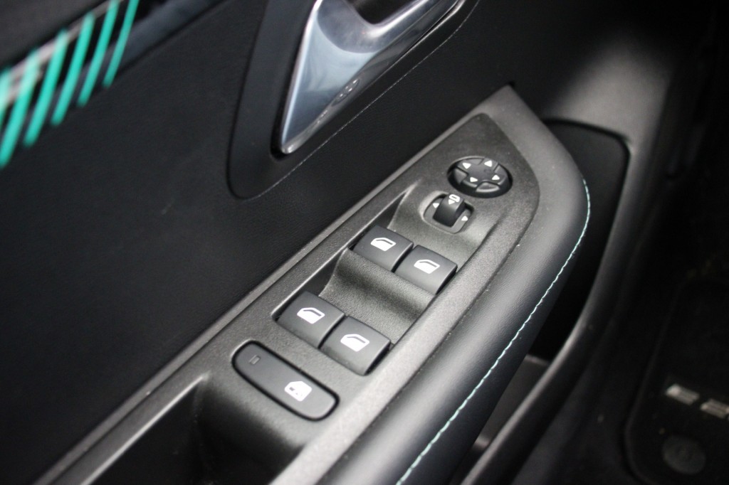 Peugeot e-208 (N557TB) met abonnement