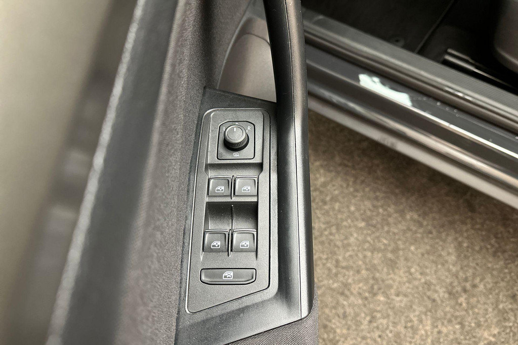 Volkswagen T-Roc (N757FS) met abonnement