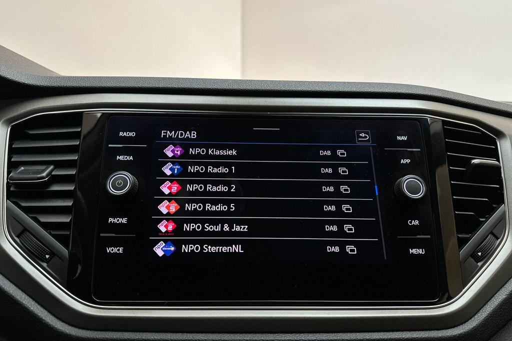 Volkswagen T-Roc (N757FS) met abonnement