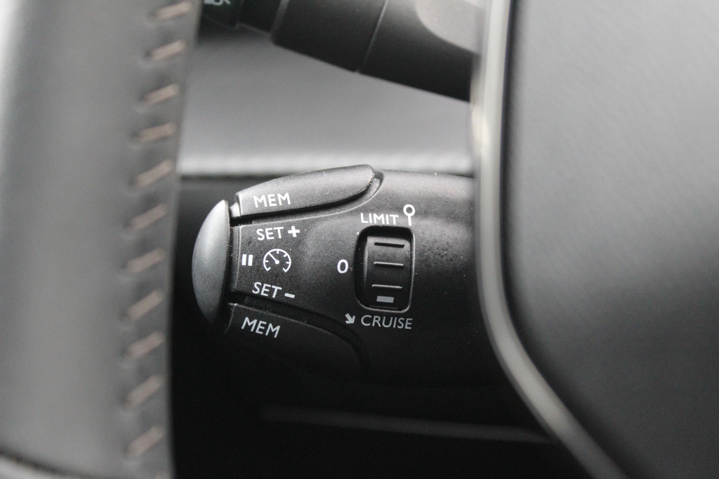 Peugeot 208 (T600BS) met abonnement