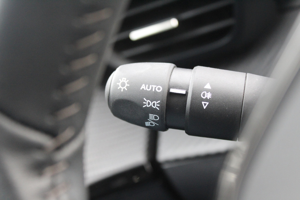 Peugeot 208 (T600BS) met abonnement