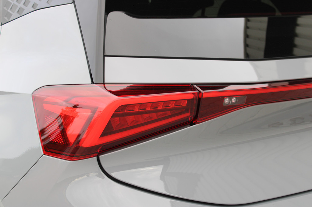 CUPRA Born (P368ZN) met abonnement