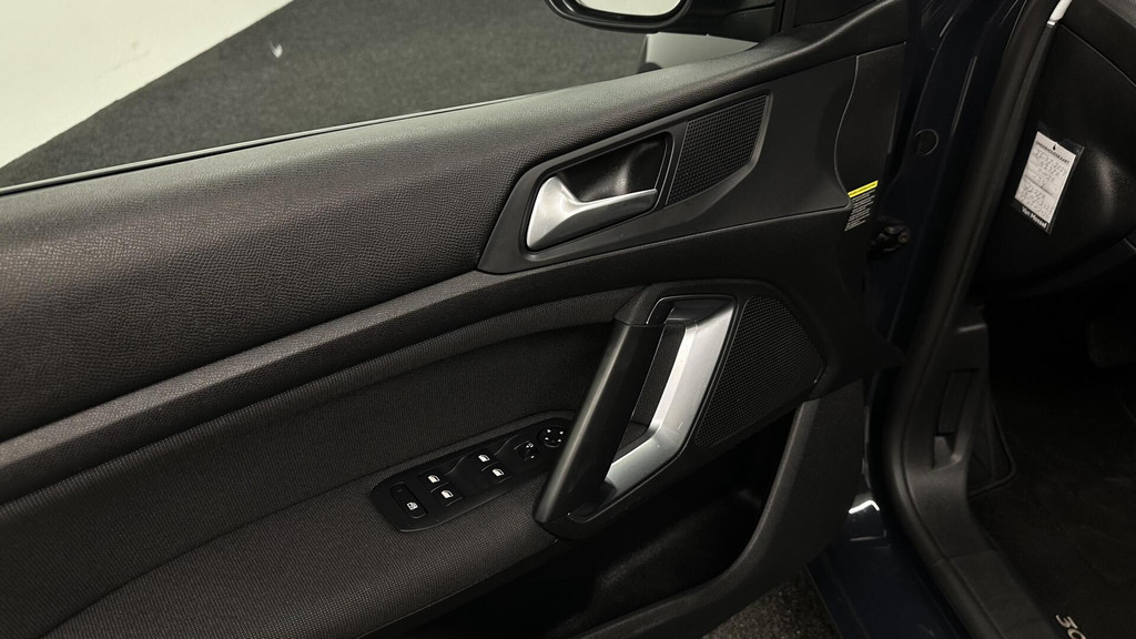 Peugeot 308 (J275GZ) met abonnement