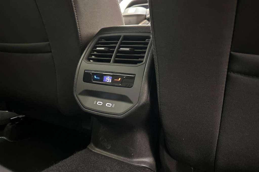 Seat Leon (X686FT) met abonnement