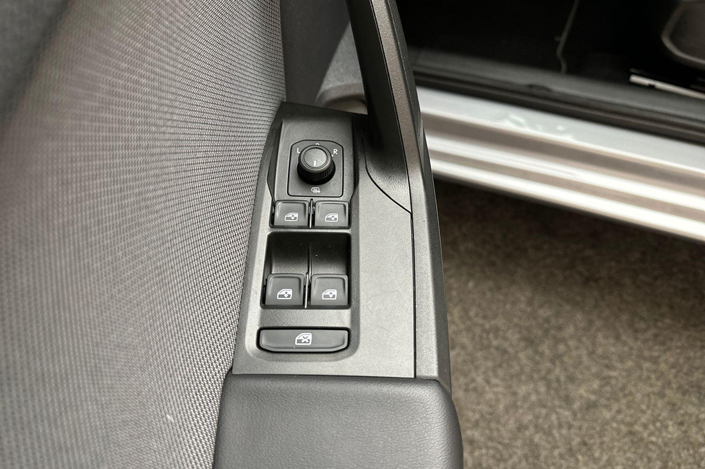 Seat Leon (X686FT) met abonnement