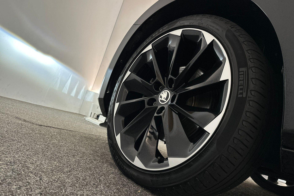 ŠKODA Superb (JKD60G) met abonnement