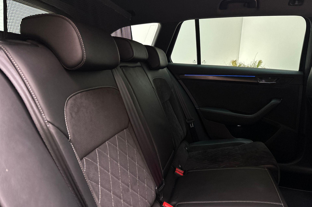 ŠKODA Superb (JKD60G) met abonnement