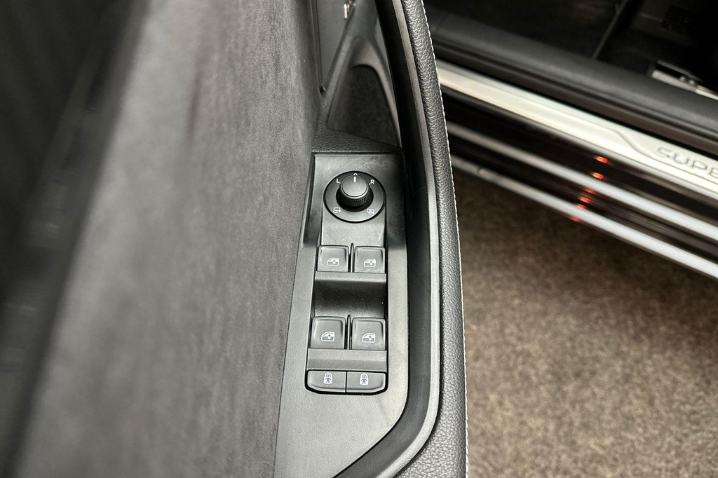 ŠKODA Superb (JKD60G) met abonnement