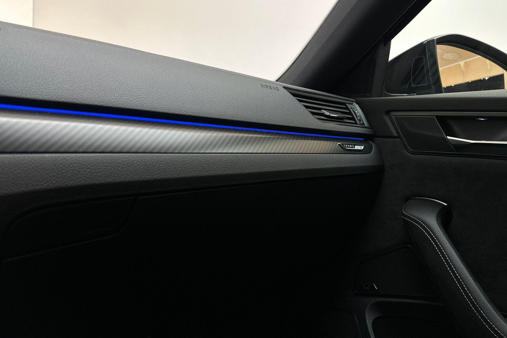 ŠKODA Superb (JKD60G) met abonnement