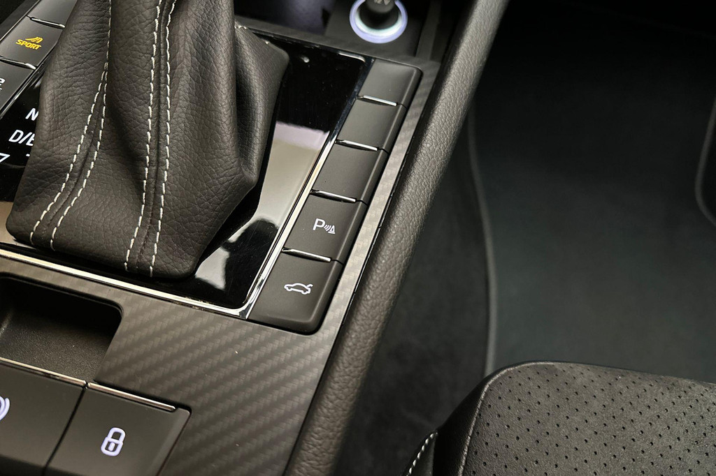 ŠKODA Superb (JKD60G) met abonnement