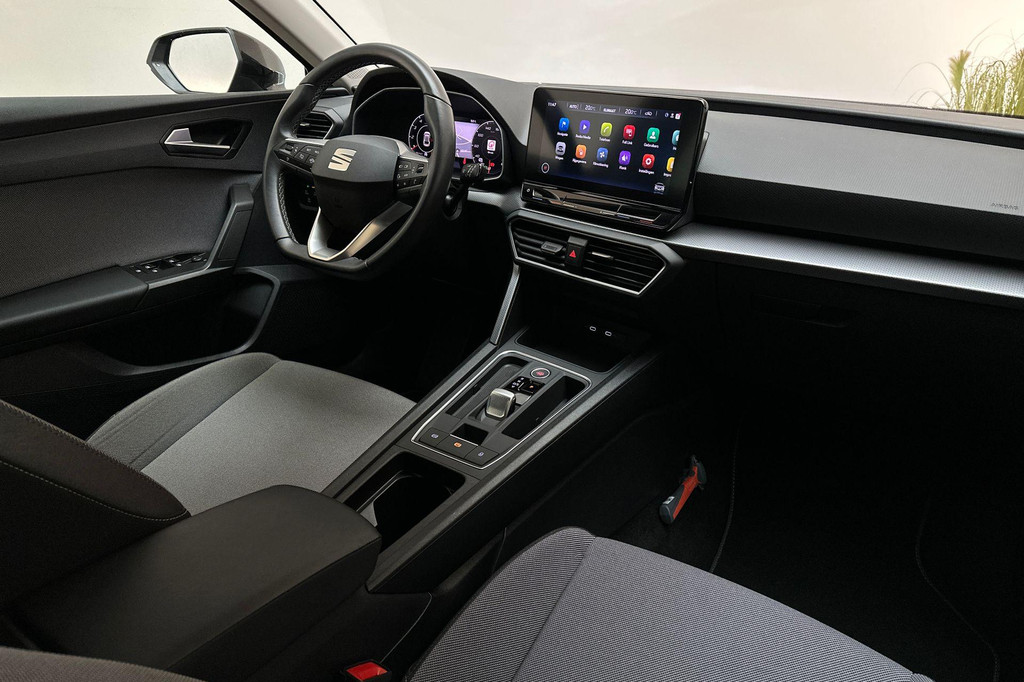 Seat Leon (X091LR) met abonnement