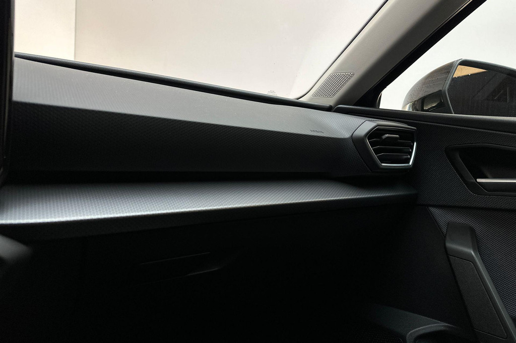 Seat Leon (X091LR) met abonnement