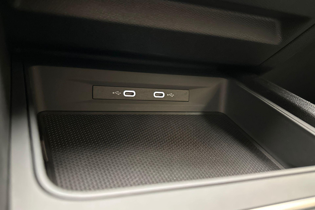 Seat Leon (X091LR) met abonnement