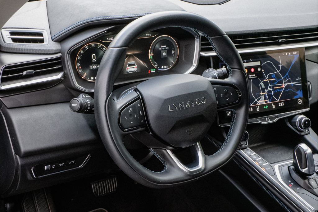 Lynk & Co 01 (S393KK) met abonnement