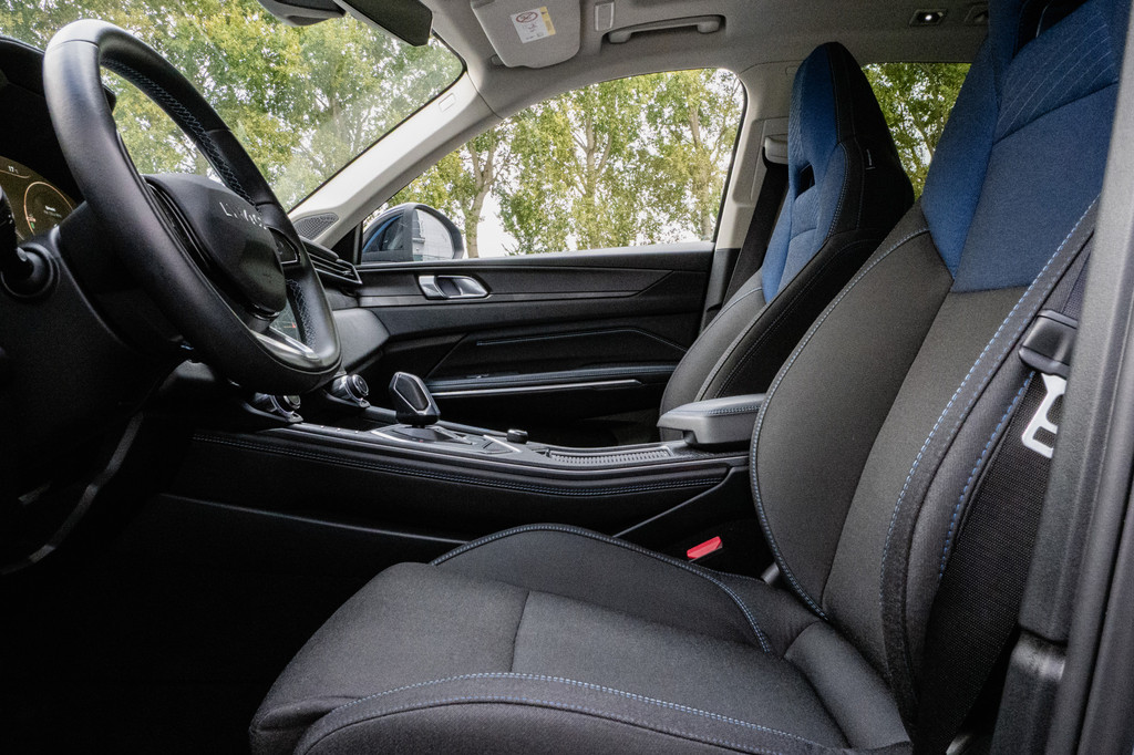 Lynk & Co 01 (S393KK) met abonnement