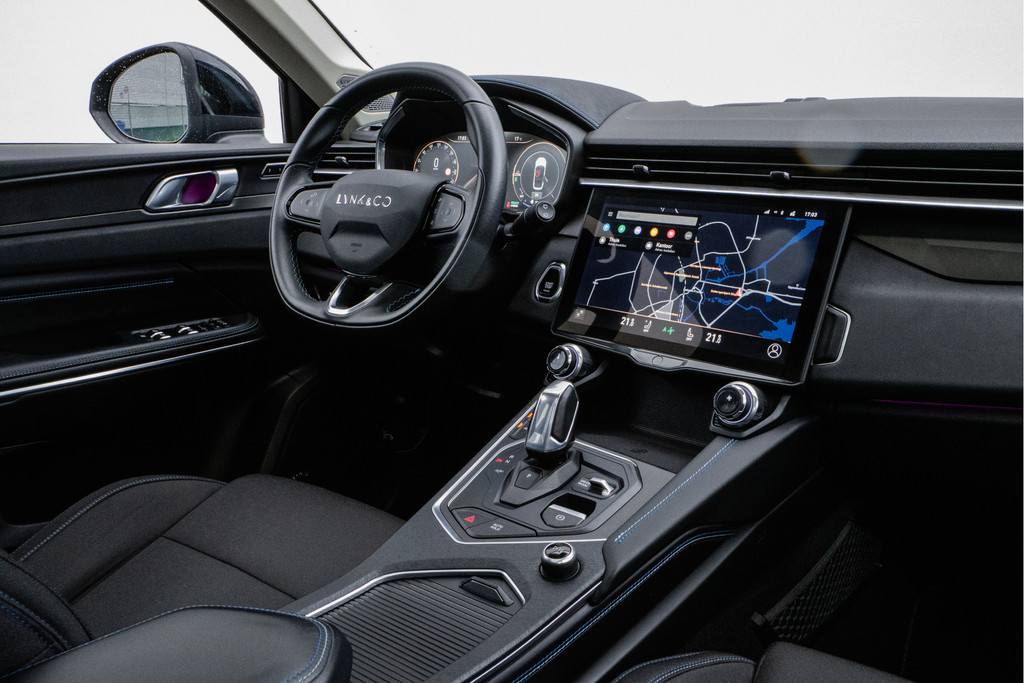 Lynk & Co 01 (S393KK) met abonnement