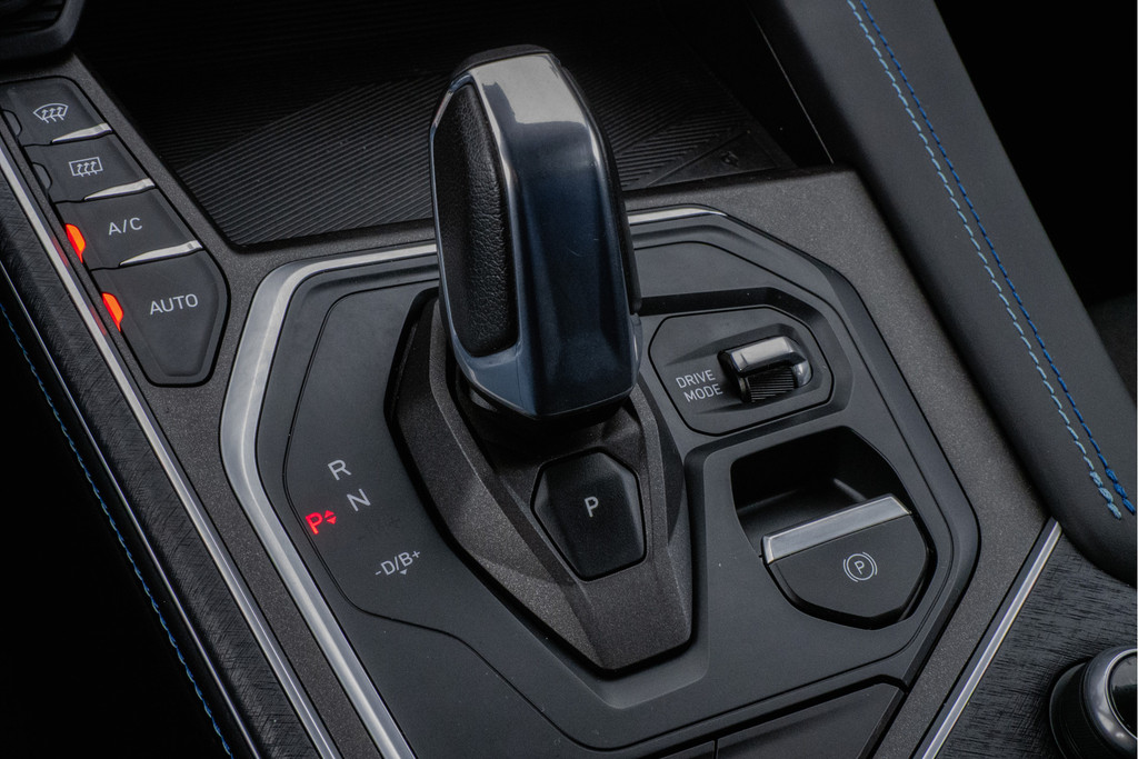 Lynk & Co 01 (S393KK) met abonnement