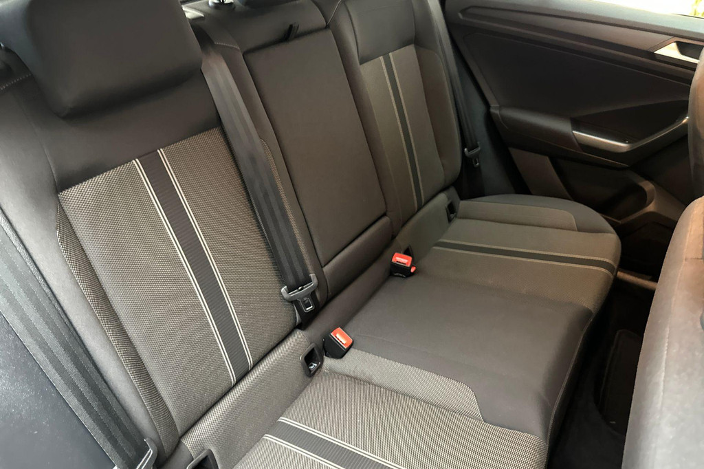 Volkswagen T-Roc (N201HF) met abonnement