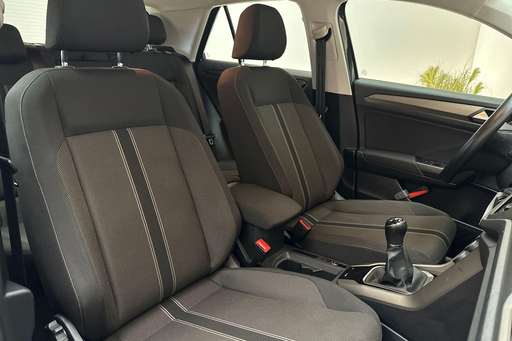 Volkswagen T-Roc (N201HF) met abonnement