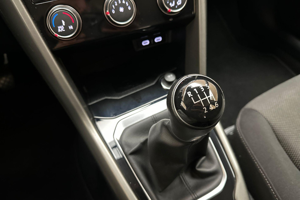 Volkswagen T-Roc (N201HF) met abonnement