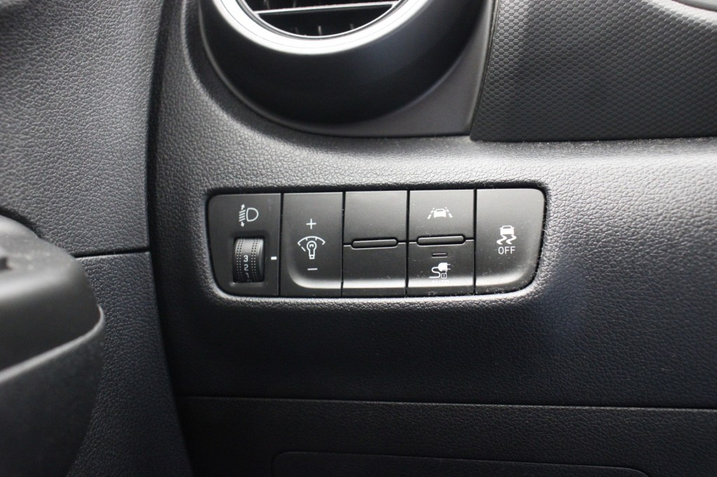 Hyundai Kona (J662KP) met abonnement