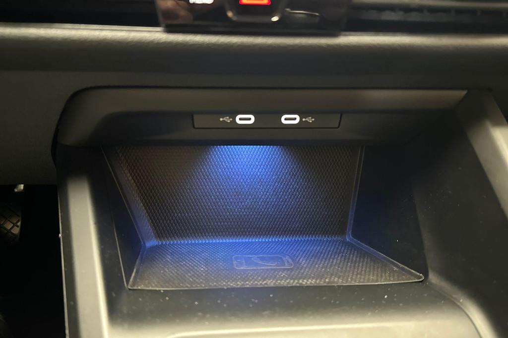 Volkswagen Golf (T129RD) met abonnement