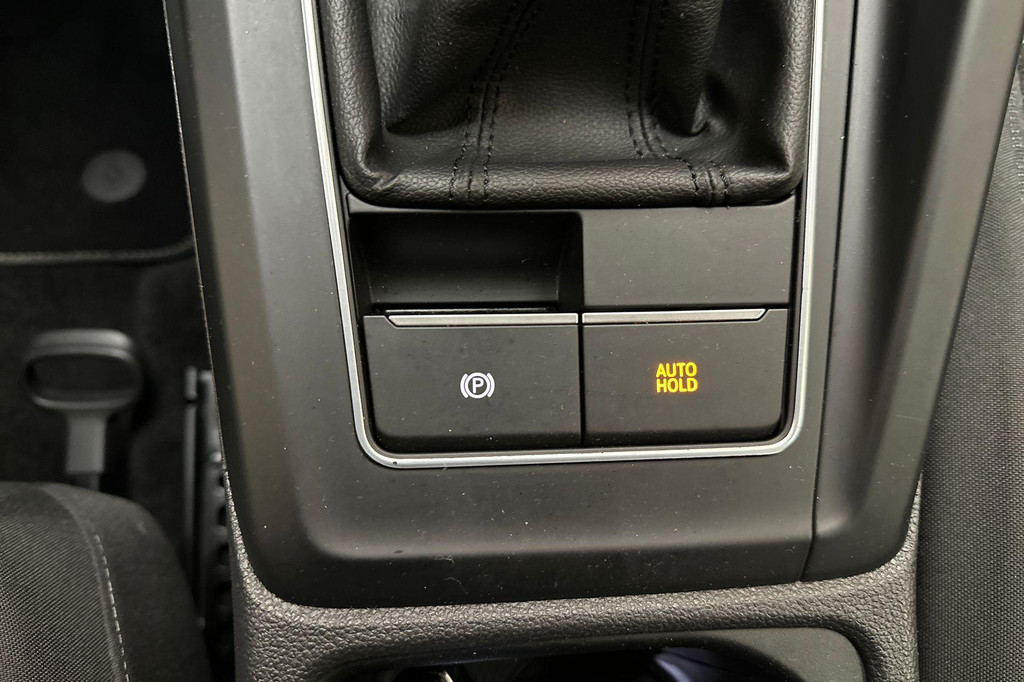 Volkswagen Golf (T129RD) met abonnement