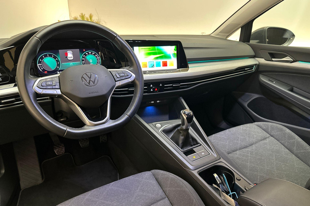 Volkswagen Golf (T129RD) met abonnement