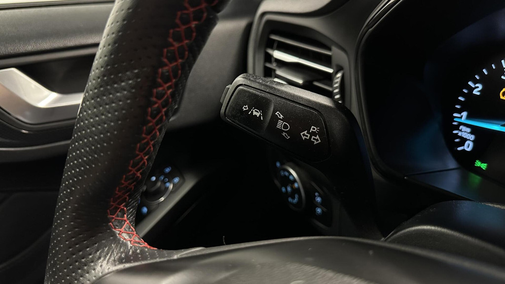 Ford FOCUS Wagon (N328BN) met abonnement