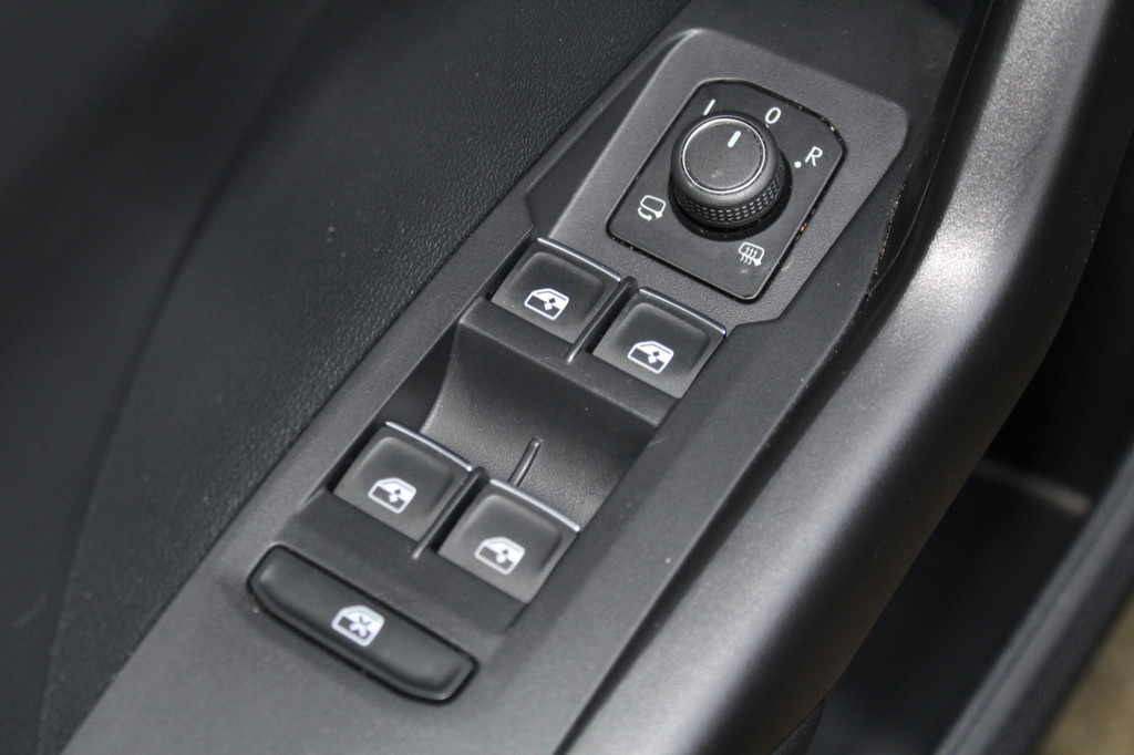 Volkswagen T-Cross (JKT46B) met abonnement