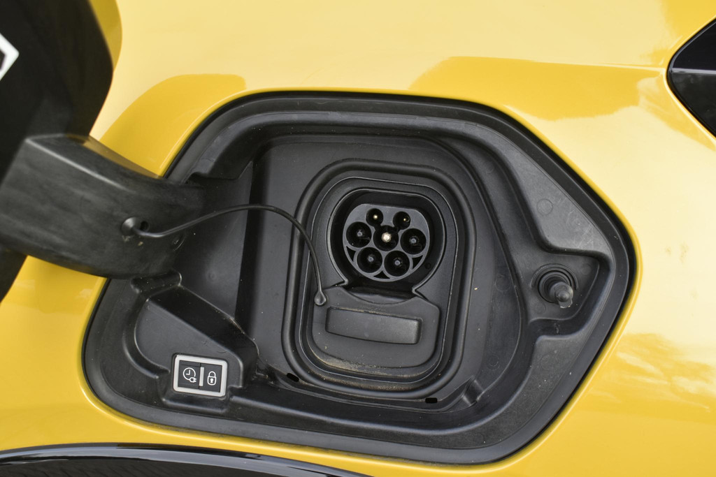 Peugeot e-208 (N279HP) met abonnement