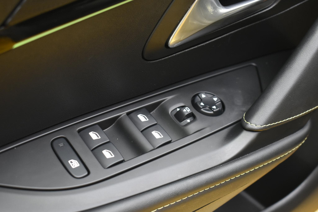 Peugeot e-208 (N279HP) met abonnement