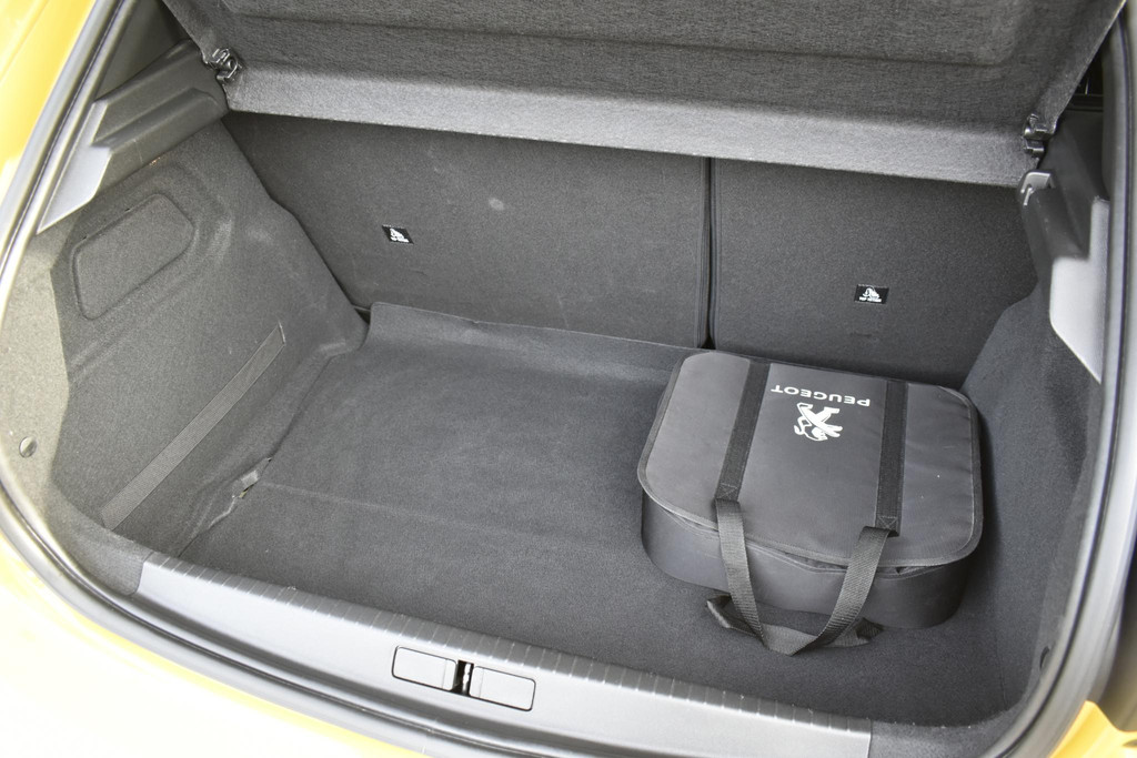 Peugeot e-208 (N279HP) met abonnement