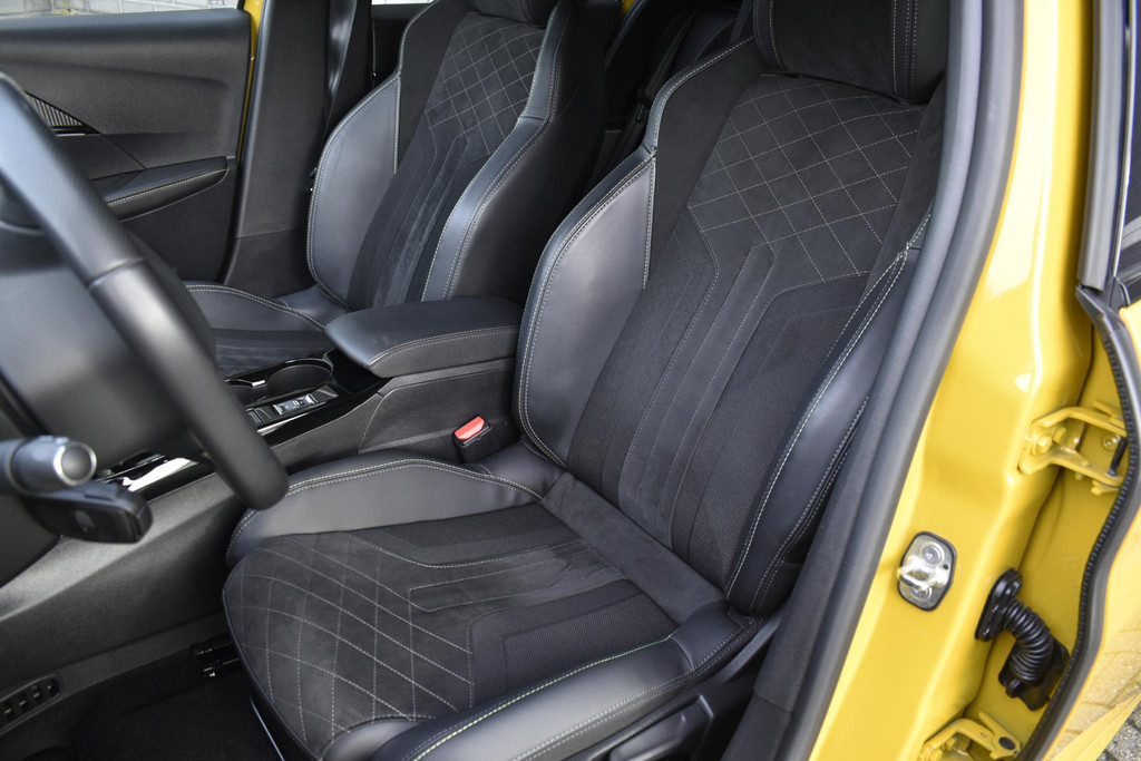 Peugeot e-208 (N279HP) met abonnement