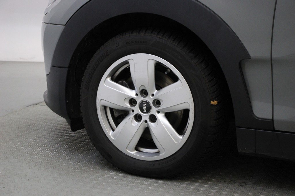 MINI Clubman (J145NT) met abonnement