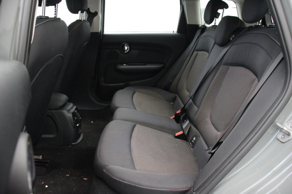 MINI Clubman (J145NT) met abonnement