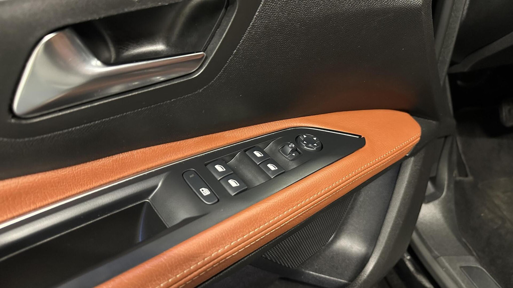 Peugeot 5008 (J823XB) met abonnement