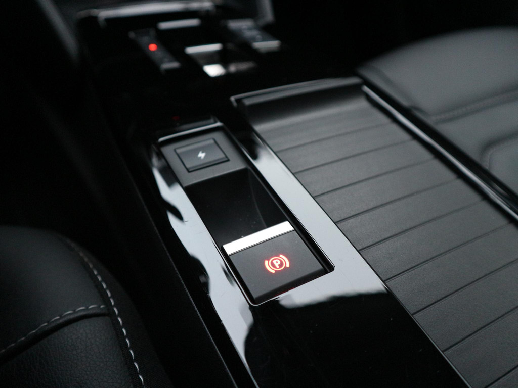 Citroën Ë-C4 (T313JD) met abonnement