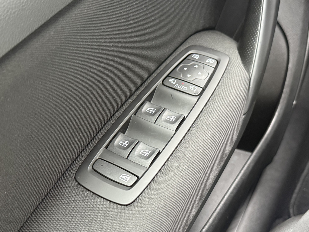 Renault MEGANE Estate (T306HB) met abonnement