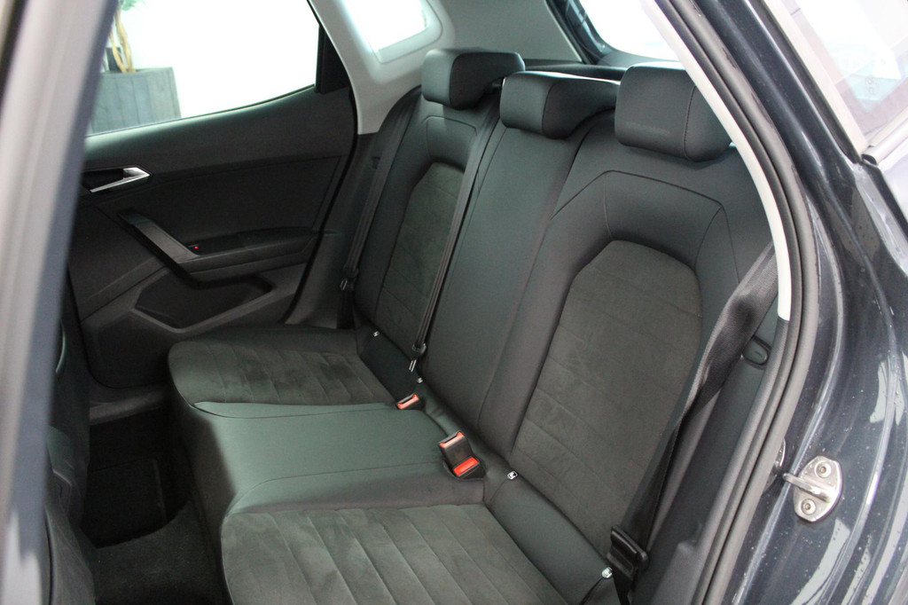 Seat Arona (J430FD) met abonnement