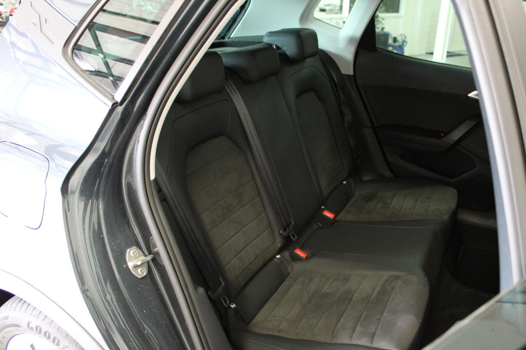 Seat Arona (J430FD) met abonnement